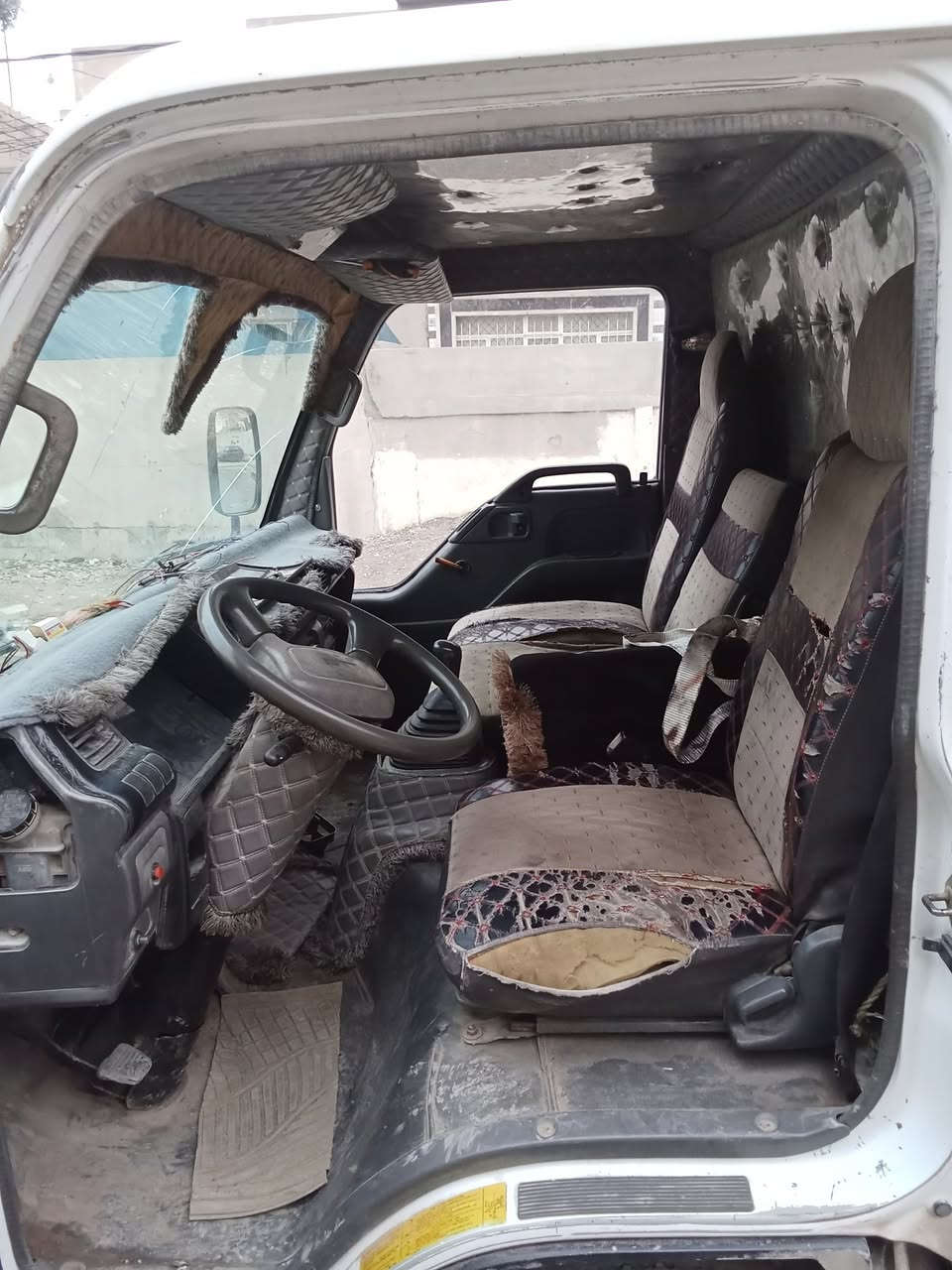 ازوز موديل 2000بلا أضباره
السعر 60وبيها مجال
***********
***********
