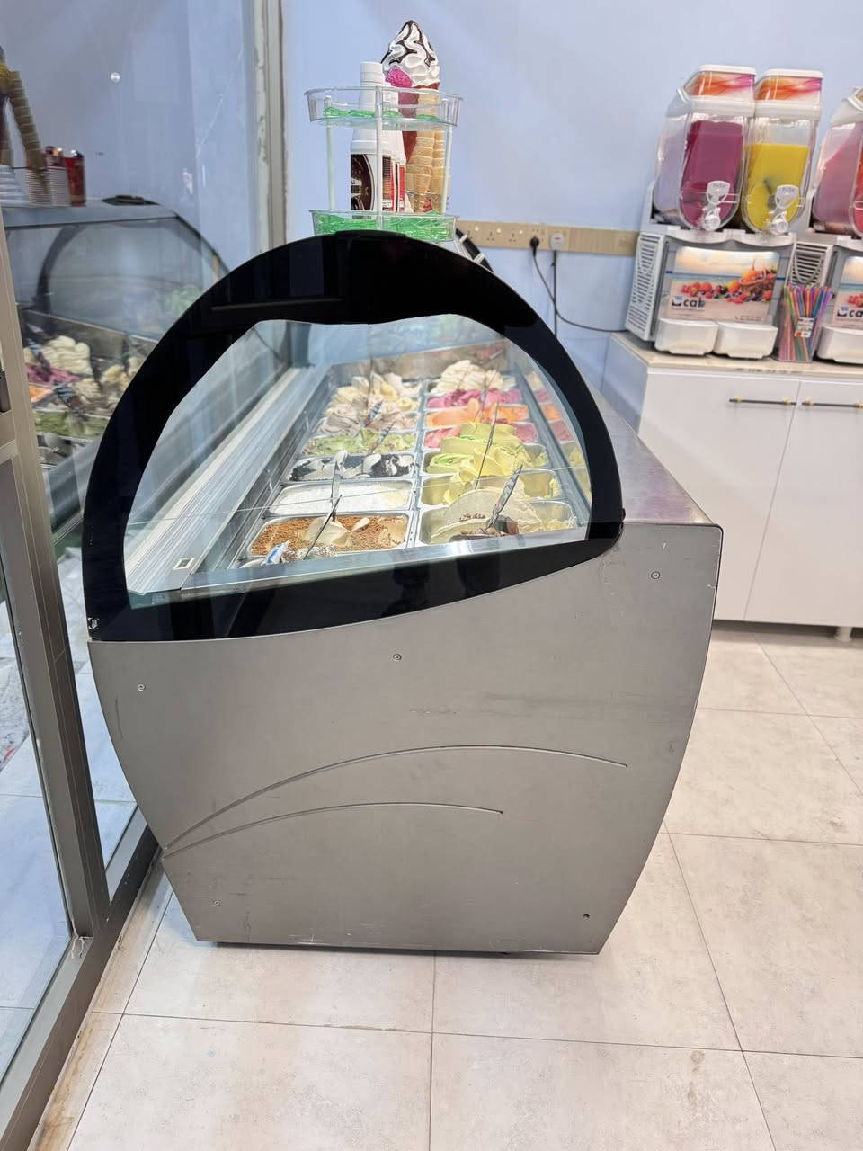 #معرض #الايطالي
عارضه lSA  ايزه ايطالي 🇮🇹
 16بلانك     220 سم
مستخدم قليل 
نضيفه جدآ 
كلشي بيه بلادي 
دبل كمبريسر 
سنكل فيز 
💫
السعر والتفاصيل مراسله الصفحه 
او الاتصال هـ  ***********
العنوان بصره  
#سيدحسين
