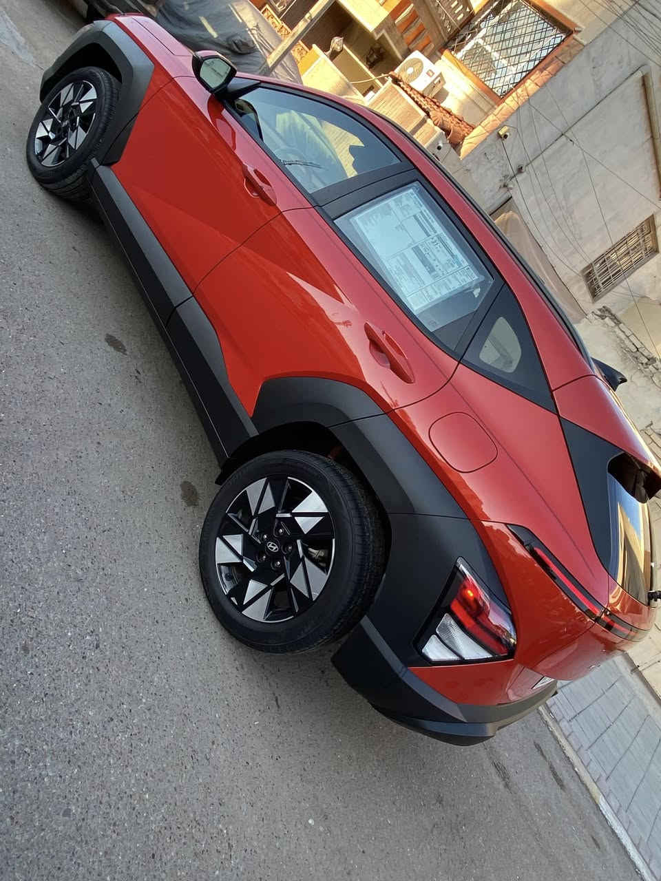 كونا موديل ٢٠٢٤ دخول جديد وارد امريكي مرقم بغداد مكينه ٢٠٠٠. جاهزه السياره اي نقص مابيها نص مواصفات بدون ايرباك  بدون حادث فقط حافت البنيد عل بارد بدون صبغ  السعر ١٨٢٠٠$ موجود بغداد الكريعات للأستفسار ***********
