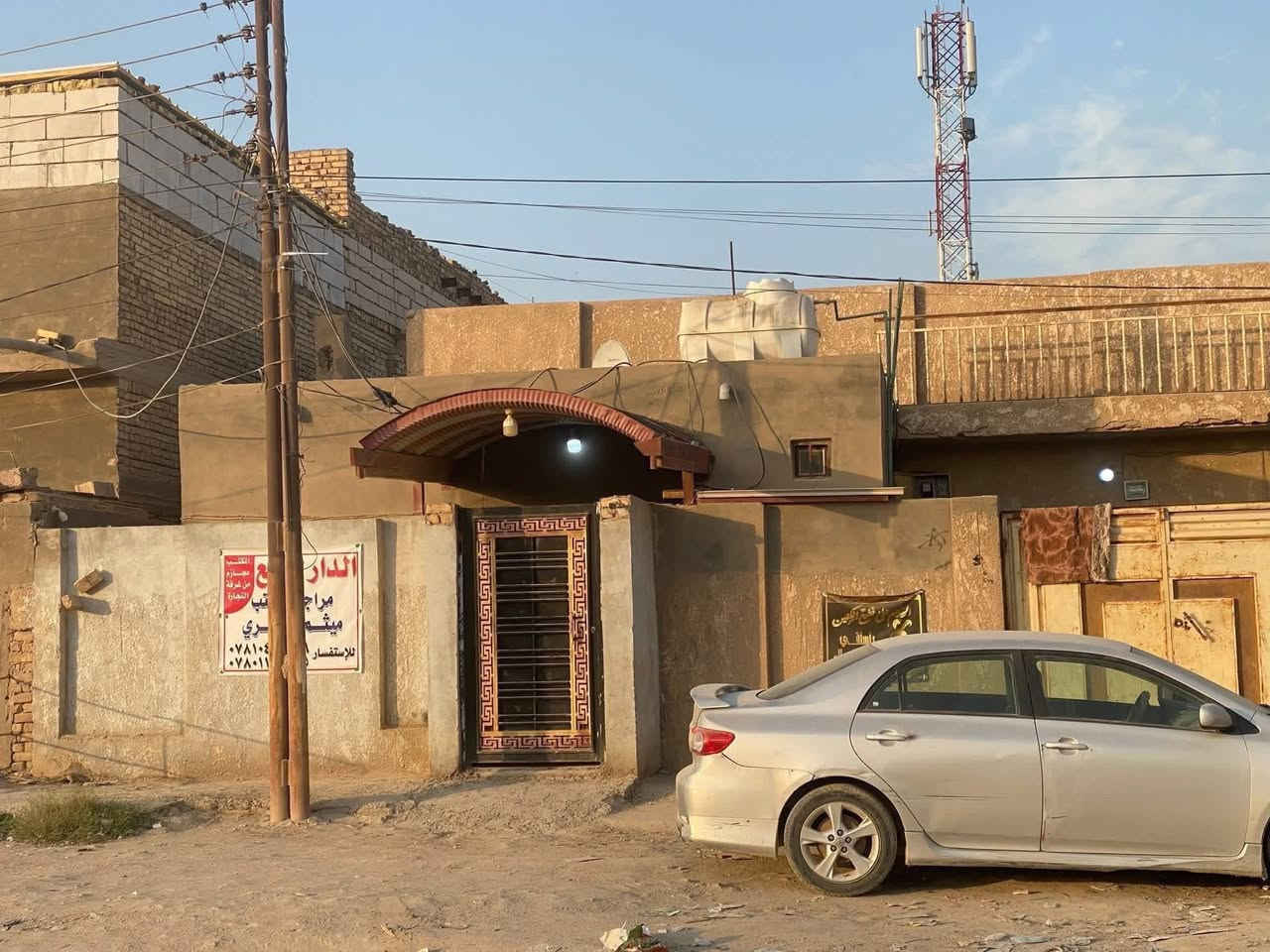 دار للبيع +مشتمل 🏠 في حي الجمعية 🥇
🔍 خلف بريد التحدي 🔍 مقابل روضة الضلال

💢 طابو صرف

💢 ررركن على شارعين ومقابل ساحة  خدمات كاملة مجاري  ماء وكيبل ضوئي وتبليط عن  قريب 

المساحة   ٢٤٠ الواجهة 11م النزال 22 متر طابق واحد(عگادة)🔰

⭕#البيت يحتوي على (غرفتين +صالة +حمام +مطبخ +منور +كراج سيارة)

⭕#المشتمل يحتوي على (غرفة +صالة +مطبخ +صحيات +منور )🔺 المشتمل مقطوع من الداخل بالسندويچ  قابل للتغيير

🔸🔸

———————————————

للاستفسار اكثر #المراسلة ومراجعة مكتب ميثم العمري للعقار مقابل مطعم سليمانية سابقاً 

✨ ***********✨

✨ ***********  ✨
