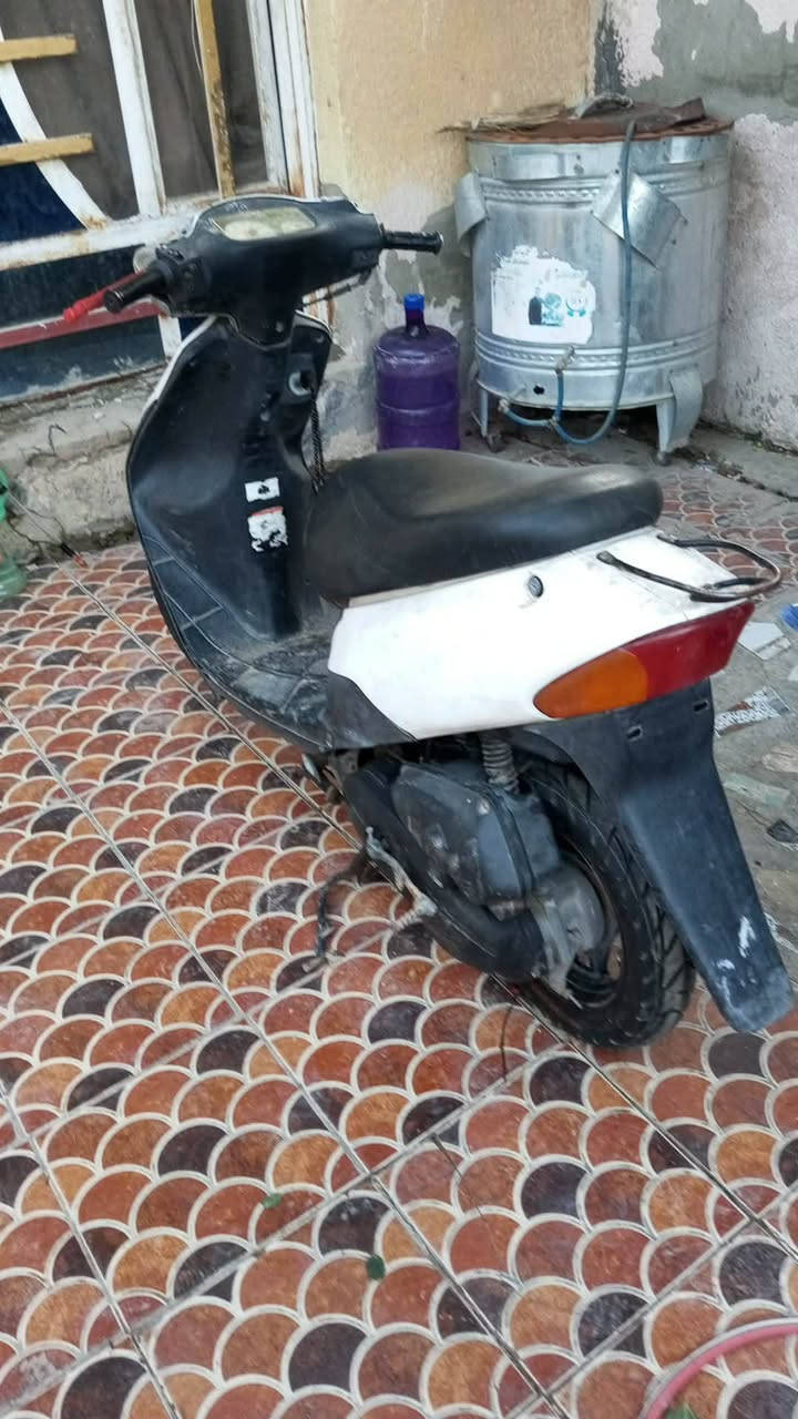 السلام عليكم دراجه ساسوكي للبيع السعر 100 دراجه نضيفه وشغاله بس كبريتر مالته وصخه دراجه كلشي ما نقصه *********** وتساب
