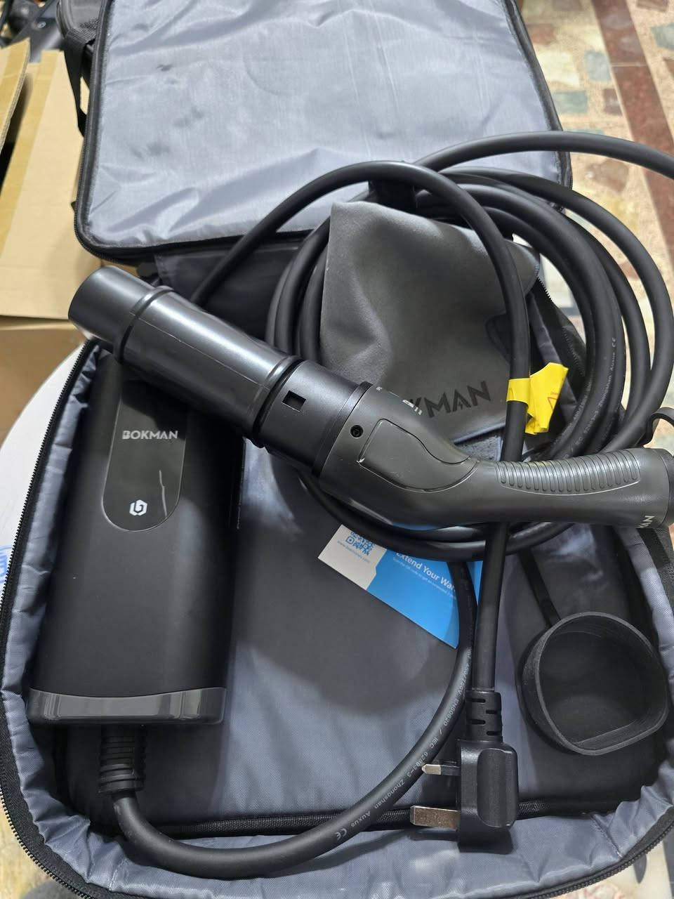 يتوفر لدينا مجموعة 
شواحن تايب تو مع ادبتر بي واي دي ..
١٦ امبير مع الادبتر ١٢٥ الف 
بالامكان استخدامها 
باي نقطة كهرباء 
يمكن الاستفادة منها للتنقل. 
للتواصل..
البلديات شارع المصرف 
***********
***********
