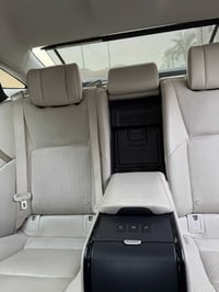 كراون ملكه ٢٠٢٣هايبرد فول مواصفات مكفوله من الضرر والصبغ ماشيه ٩٠٠٠٠مو...