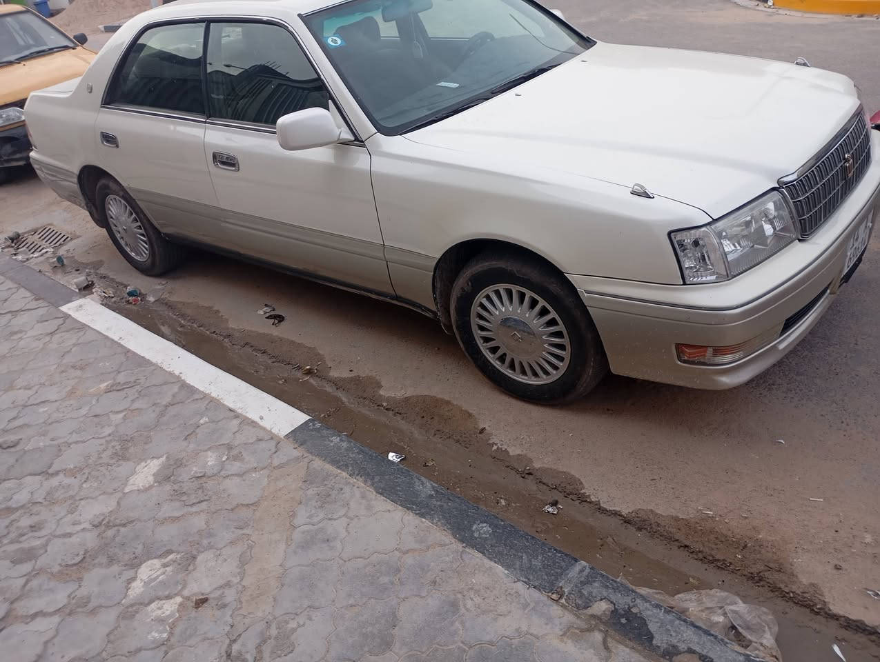 تيوتا كراون راس الثور رقم بصره دولي تحويل مباشر بيها تشريح بلتكم الخلفيه فقط بس من بره الخلفيات فقط مكفولا من الضربه حتى سستم مامبدل سياره جديده مكينه كير حداده تبريد غاز فقط تخم تاير تريك وين ما تريدسعر85رقم ***********
