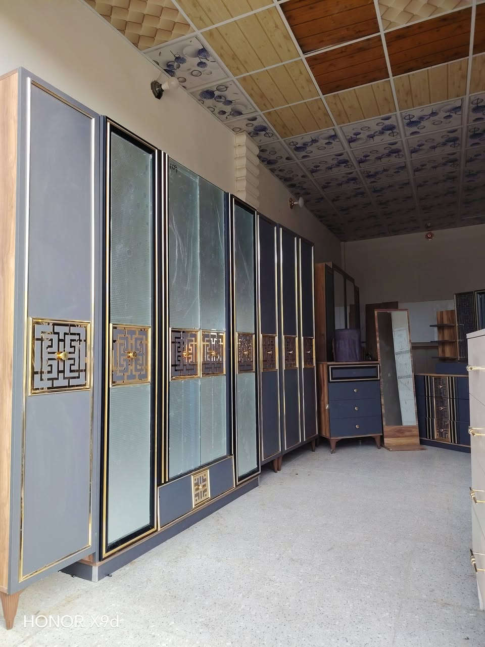 سلام عليكم غرفه /10/قطع نضافه فول اناره شغاله بيع اومراوس العنده غرف نشتري الشراي يتفضل خاص ♡***********♡
