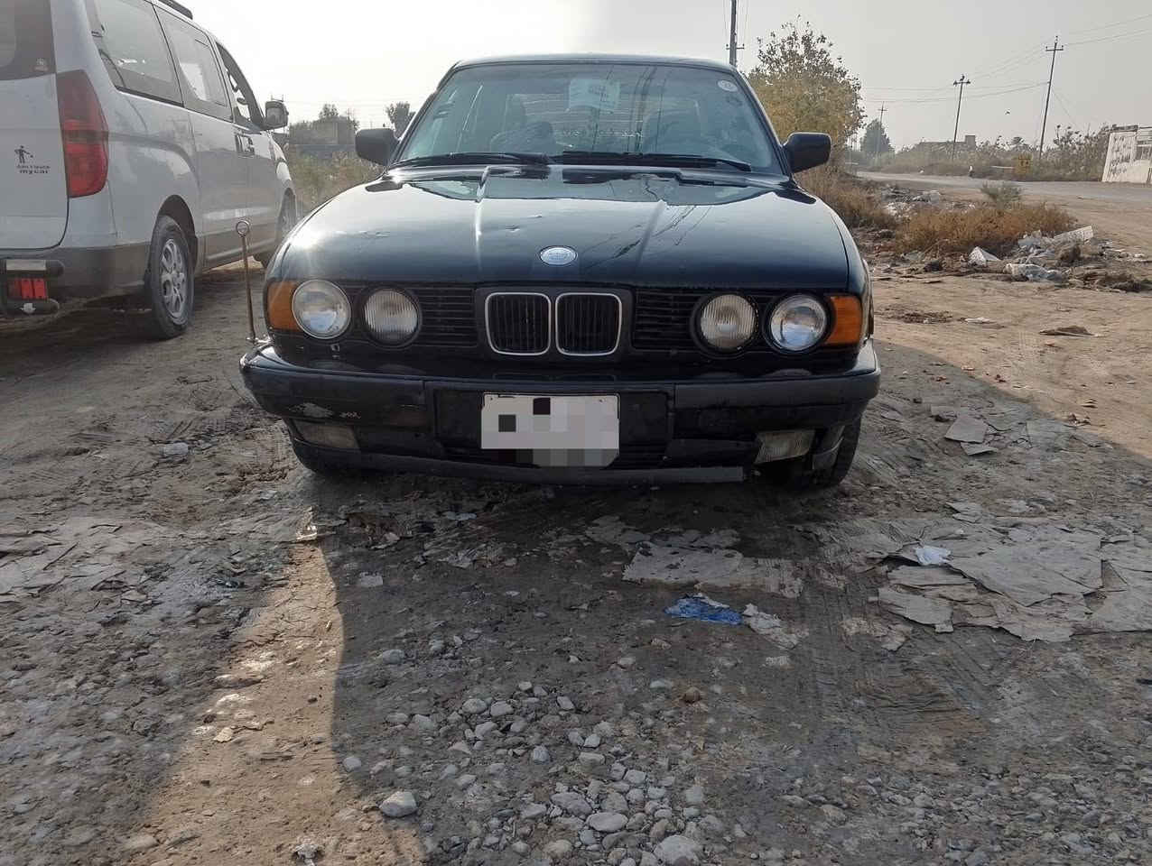 سلام عليكم
أعاده النشر بسبب الوعود الكاذبة 
BMW الفئه 535i.   الموديل 1993
مكينه مفتوح V6 لا تنقصير ولا تبخير 
كير +مكينه مشروط 
صدر جديد
كهربائيات كله شغاله 
كشنات جلد +تغليف
اكسن جديد 
تبريد شغال 
رقم انبار مشروع وطني مداور ثاني يوم  باي مكان تداور 
السعر 35 ورقه وعليه غرامات 4 ينزلن من سعر  
مكانه ذي قار 
***********
