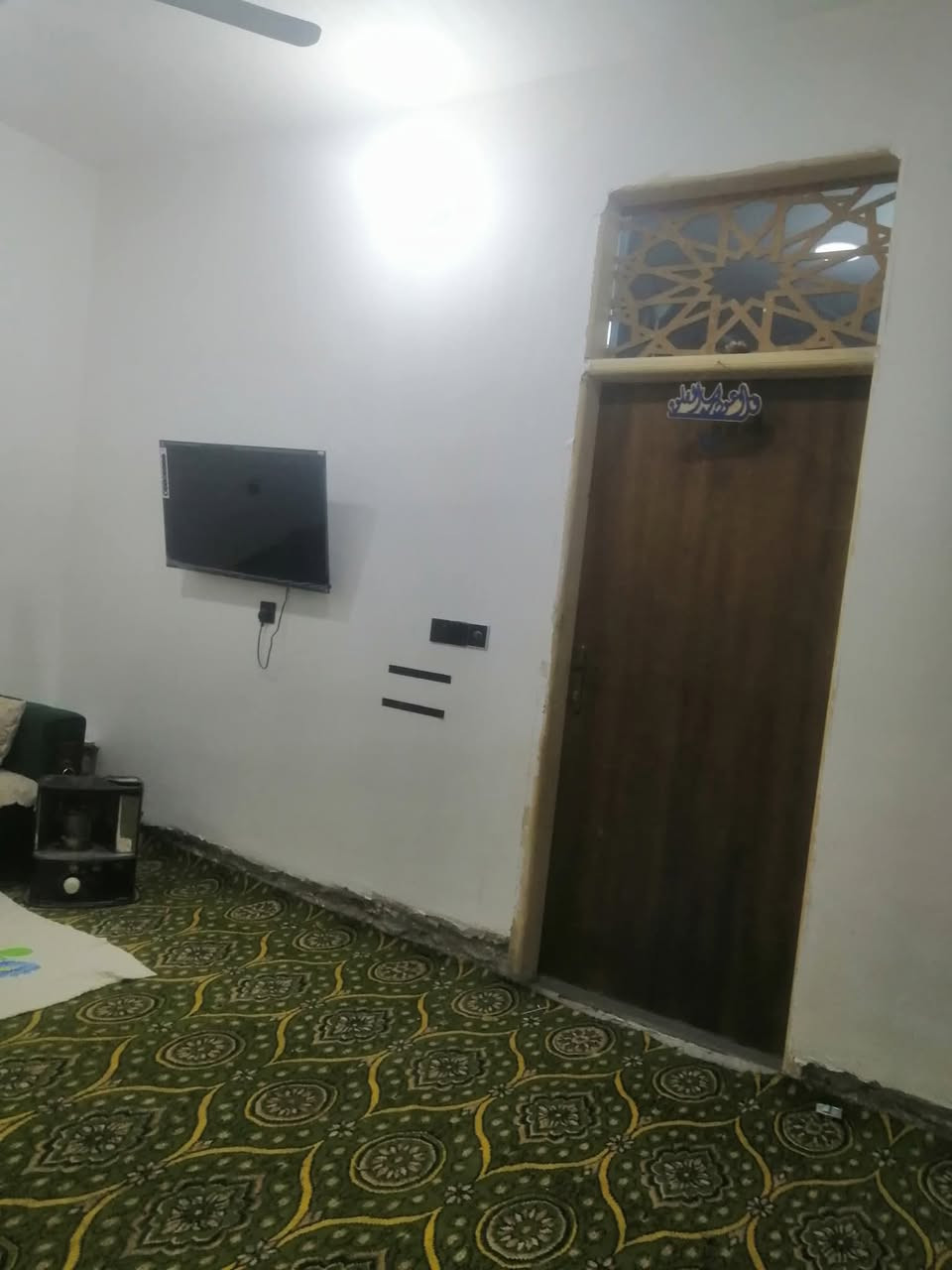 يت  ١٠٠م طابقين ابو عجاج قرب المحكمه جديده طابو زراعي سند ٢٥ يبعد ١٠٠م عن شارع رئيسي يحتوي غرفه وهول صاله مطبخ مجمع صحييات داخليه وخارجيه طابق ثاني غرفه وهول وصحيات بناء حديث نقص ارضيه ب٦٥ وبي مجال بسيط للاتصال  جمجمه شماليه
للاستفسار ***********
