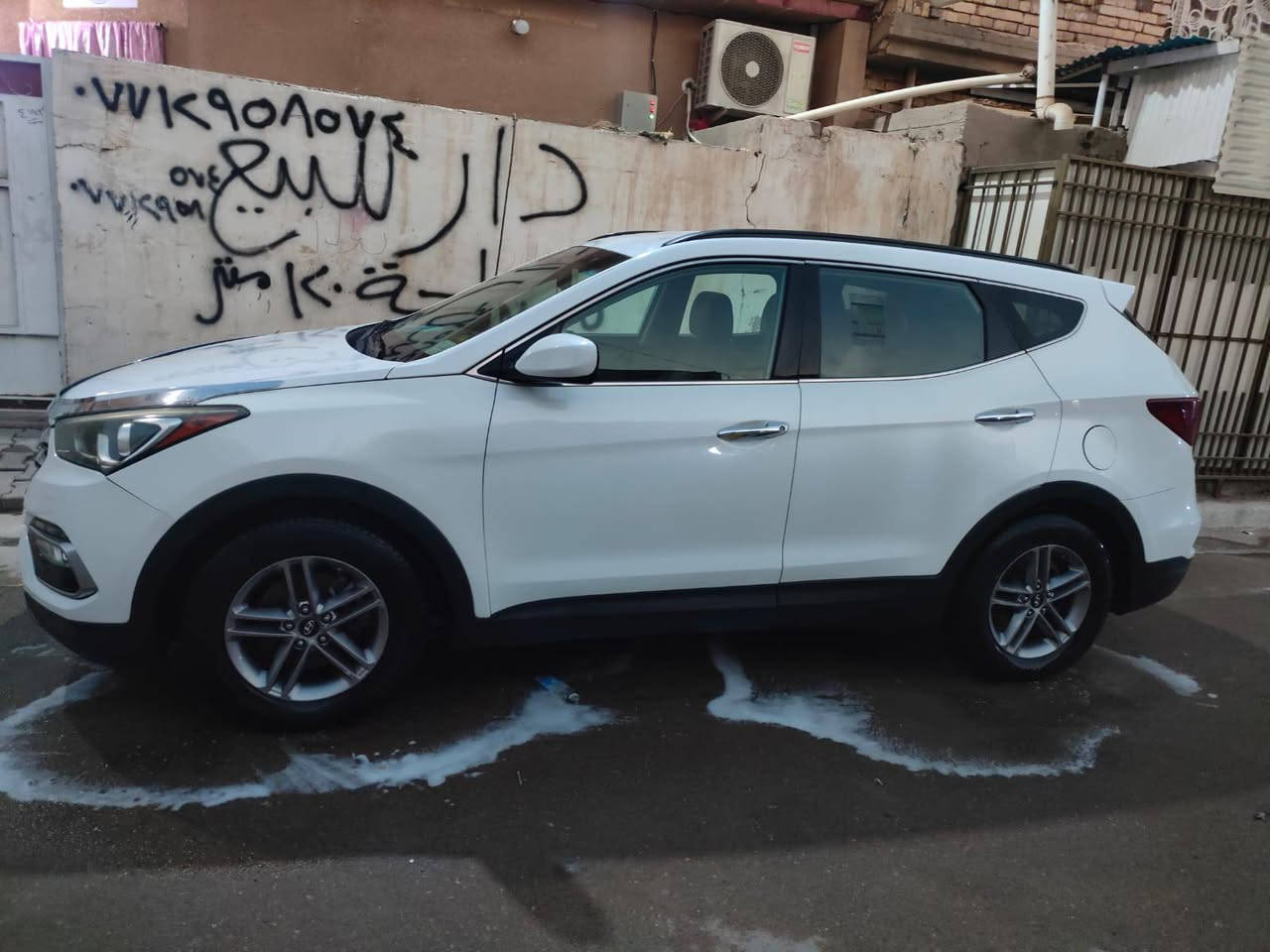 سنتافي وارد امريكي موديل 2017
رقم بغداد 
ضرر جاملغ امامي فقط والباقي مكفول
نص فول
شاشه كبيرة 
كشنات جلد 
ماشيه, 115
السعر 150 للاستفسار
ادامه كامله السياره 
على الرقم***********
مكاني بغداد
