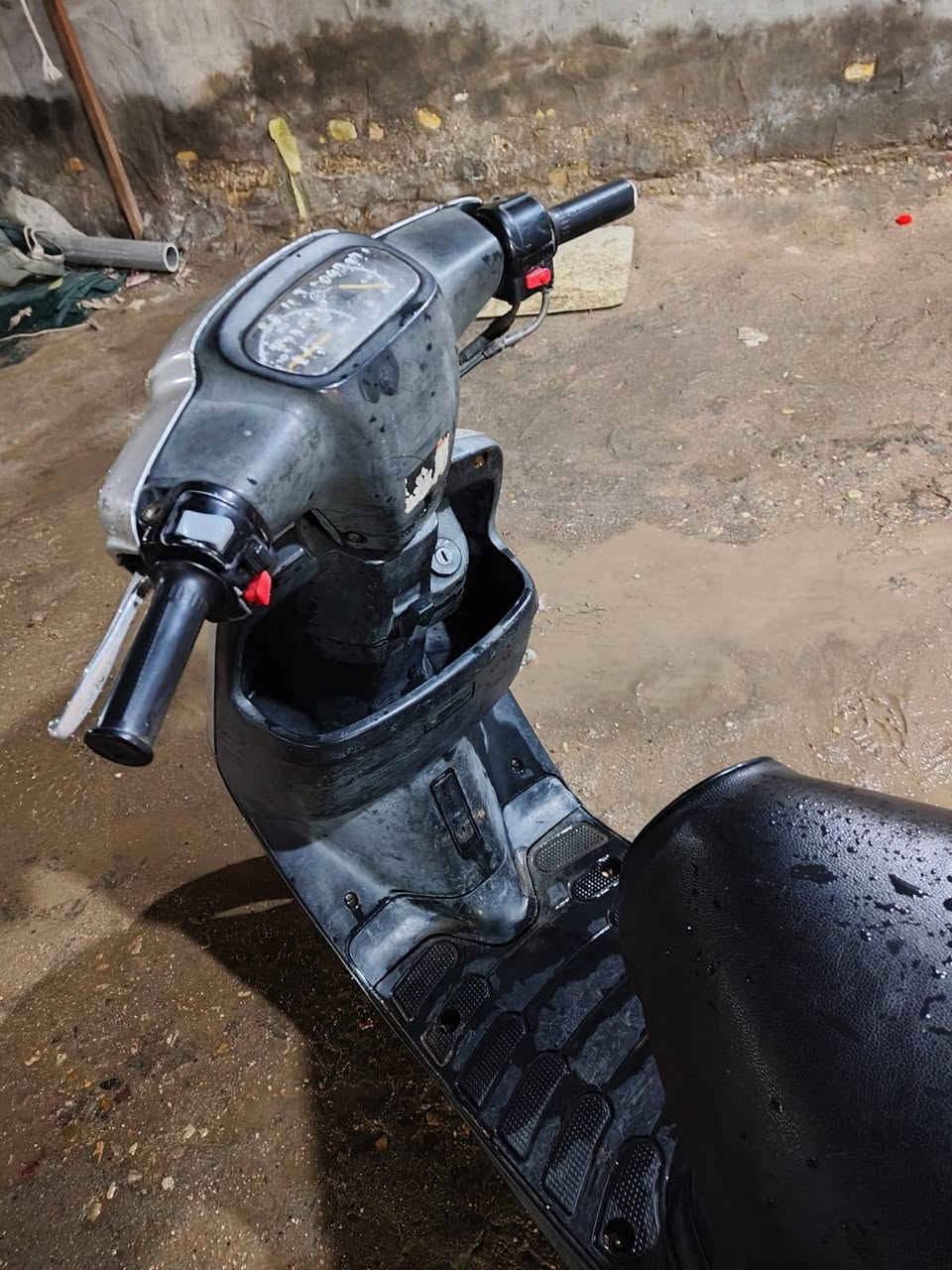 السلام عليكم 
دراجه للبيع  نضيفه وحلوه انا مطلعها من لحاويه كلشي بيها عله وضع الابلاد كفرات اصلي مكينه ناعمه ما مفتوحه عله وضع لبلاد مكاني ناصرية مركز للاستفسار الاتصال‏‪***********
