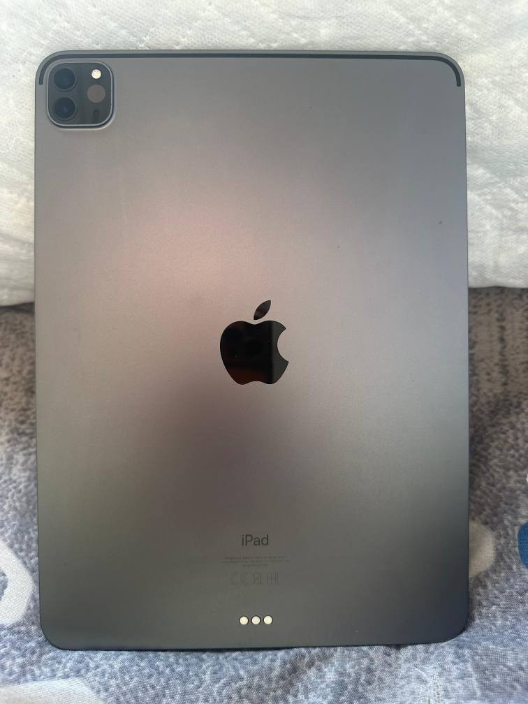 السلام عليكم ايباد 11 برو 2020 ذاكره 128 ايباد نظيف يشغل اللعبه ببجي 120 فريم و كرتوني موجود شاحن 
رقمي: *********** أربيل, العراق
