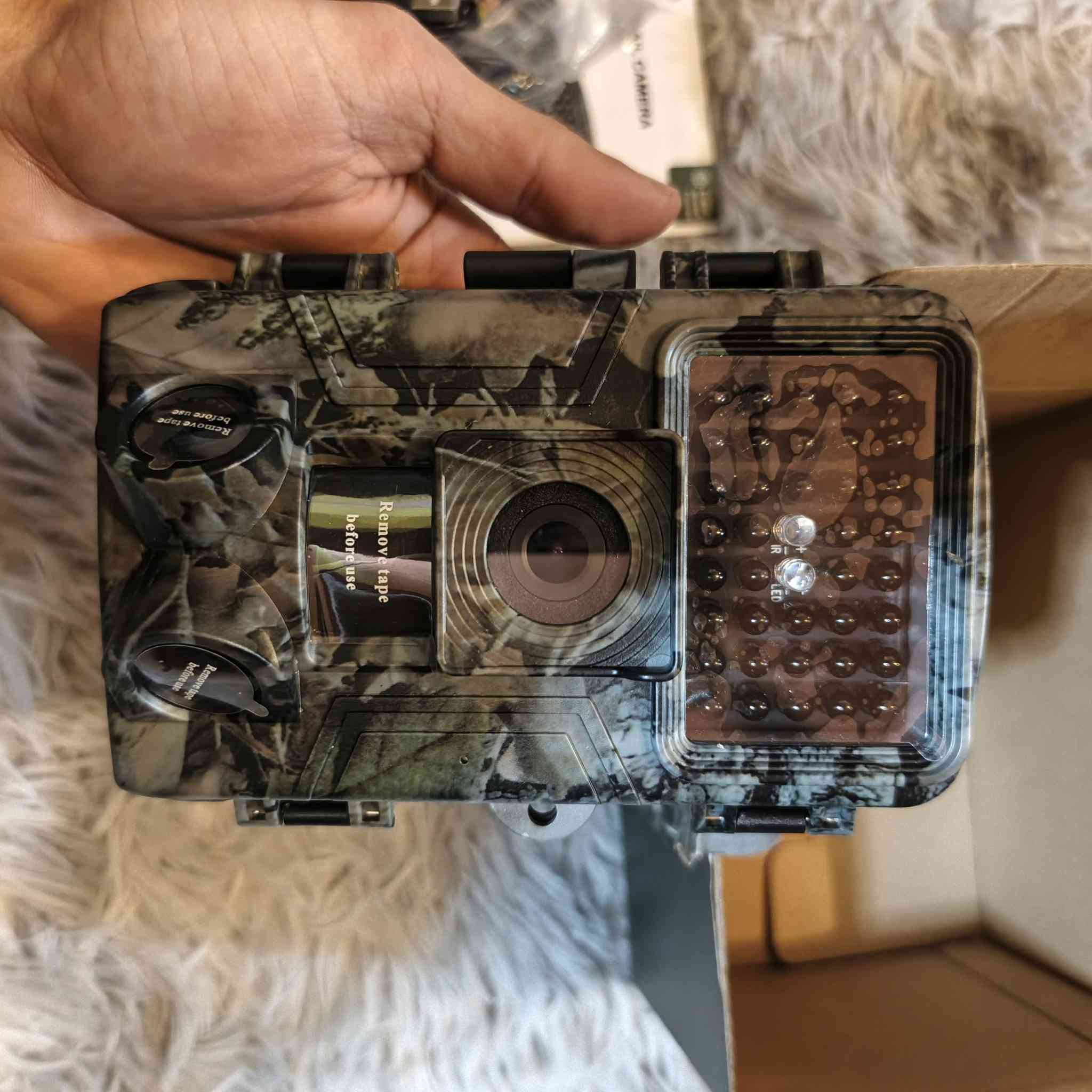 هذه كاميرا برية طراز HAZA PR800، وتتضمن مواصفاتها الرئيسية ما يلي: 
دقة صور 58 ميجابكسل.
شاشة LCD كبيرة بحجم 2 بوصة.
مقاومة للماء بمعيار IP66.
تأتي مع بطاقة ذاكرة SD بسعة 32 جيجابايت.
مناسبة للاستخدام في الأماكن الخارجية مثل الغابات والحدائق والمزارع


**إذا كنت صاحب هذا الإعلان وتريد حذفه لأي سبب، رجاءا أرسل رسالة إلى الدعم الفني**