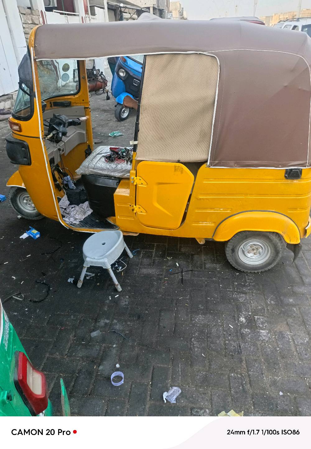 العنوان البصره الحيانيه شارع التاميم السعر 6,000,000 بها مجال للشراي ***********