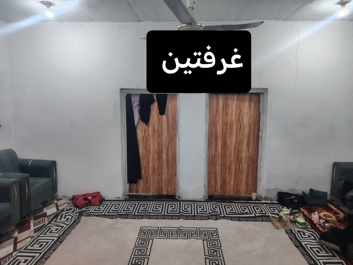سلام عليكم بيت  عد البو حجر مقابيل 36 بل زارعي مو بل تجاوز  مساحته 200متر غرفتين وستقبال وصاله. وتهويات ثنين وحمام داخلي وخارجي  ومطبخ البيت بنيانه عكاده البيت بنيانه نضيف بنيانه2019والجهد الهندسي جاي يشتغل بشارع  السعر خاص ***********
