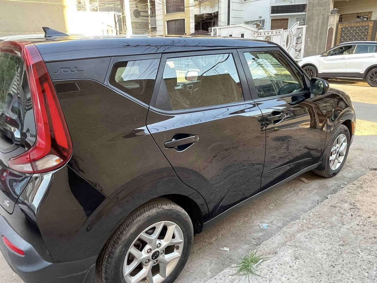 السلام عليكم عندي كيا صول موديل 2020 للبيع
السيارة لون اسود وارد امريكي رقم بغداد
ماشية (56 ) الف كيلو
وليس ميل حادثهة جدا بسيط فقط دعامية امامية ومبدلة الدعامية طاك ايرباك استيرن فقط السيارة كلهة ليبل واحد ماكو اي قطعة تبديل او صبغ وموجودة صور الحادث بالمنشور
نوع السيارة S معروفة مواصفاتهة
مواصفات السيارة
1- (محرك 2000 دوش )
2- شاشة كبيرة
3- كامرة خلفية دوارة
4- حساس توقف ذاتي امامي وخلفي
5- حساسة نقطة عمياء
6- كروز سرعة
7- تحكم ستيرن
السيارة مغلفة الارضية جلد تبريد ثلج مابيهة اي نقص تايريات باتري دسكات
السيارة سعرهة 127 يعني دفتر وسبعة وعشرين ورقة وبيهة مجال اكيد للشراي
السيارة موجودة بغداد / البلديات اي استفسر على اي شي ثاني متواجد واتس اب ***********
