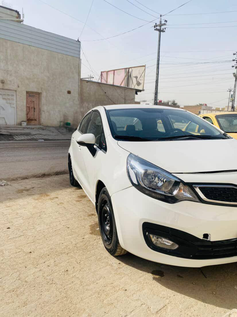 للبيع كيا ريو موديل 2012 سيارة كفاله ماعدا جاملغ امامي فقط صبغ بدون داخل مكينه ١٦٠٠ قطرتين رقم اربيل شرط مداور او وكاله مكانها نجف كوفه السعر ٧٨ بيها مجال قليل***********
