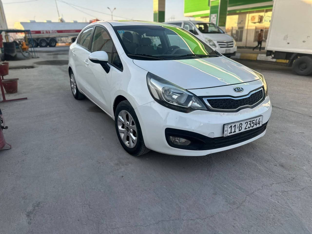 السلام عليكم
كيا ريو موديل 2012

فول خليجي 1/1

جاملغ امامي فقط ولباقي كفاله عامه

مواصفات 

فتحه سقف

حساسات أمامية خلفي

تحكمات 

خمسه ويل كب

مري شفط

حساسABS

أشاير مري 

رقم بغداد انكليزي

مكاني كربلاء 

السعر 94 وبيه مجال

***********

***********
