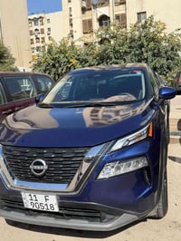 للبيع نيسان روج 2023 ماشي 30،000 صبغ بنيد فقط السعر 16,500  0773111621...