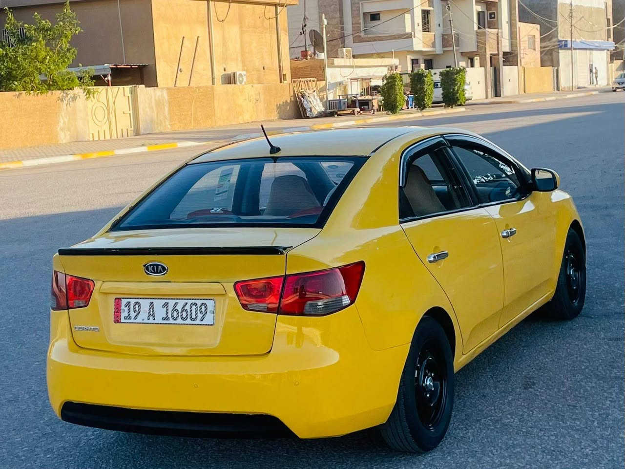 السلام عليكم للبيع كيا سيراتو موديل 2012 وارد خليجي مكفوله كفاله عامه من الضربه والتبديل كير ومكينه 1600 دوش تبريد ثلج حداديه تخم تاير كل جديد السيارة جديده وجاهزه واي نقص ما بيها السعر 90 الاستفسار اتصال على الرقم *********** مكان سياره كربلاء مكلف بل نشر رجاء
