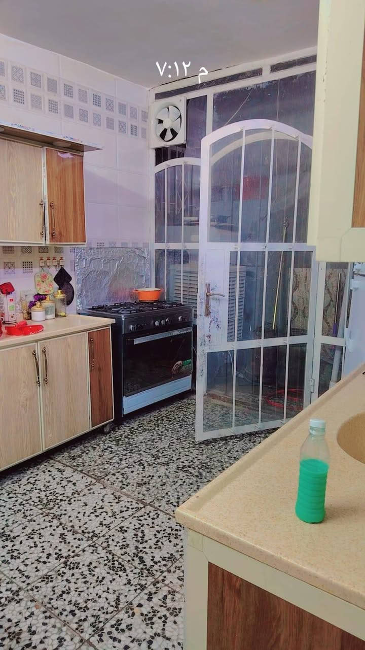 دار للبيع مساحه 115
طابق واحد
استقبال غرفتين ومطبخ
شرطه الخامسه الدوانم
زراعي سند 25 قرار محكمه
الهاتف ***********
***********
متوفر وتساب
