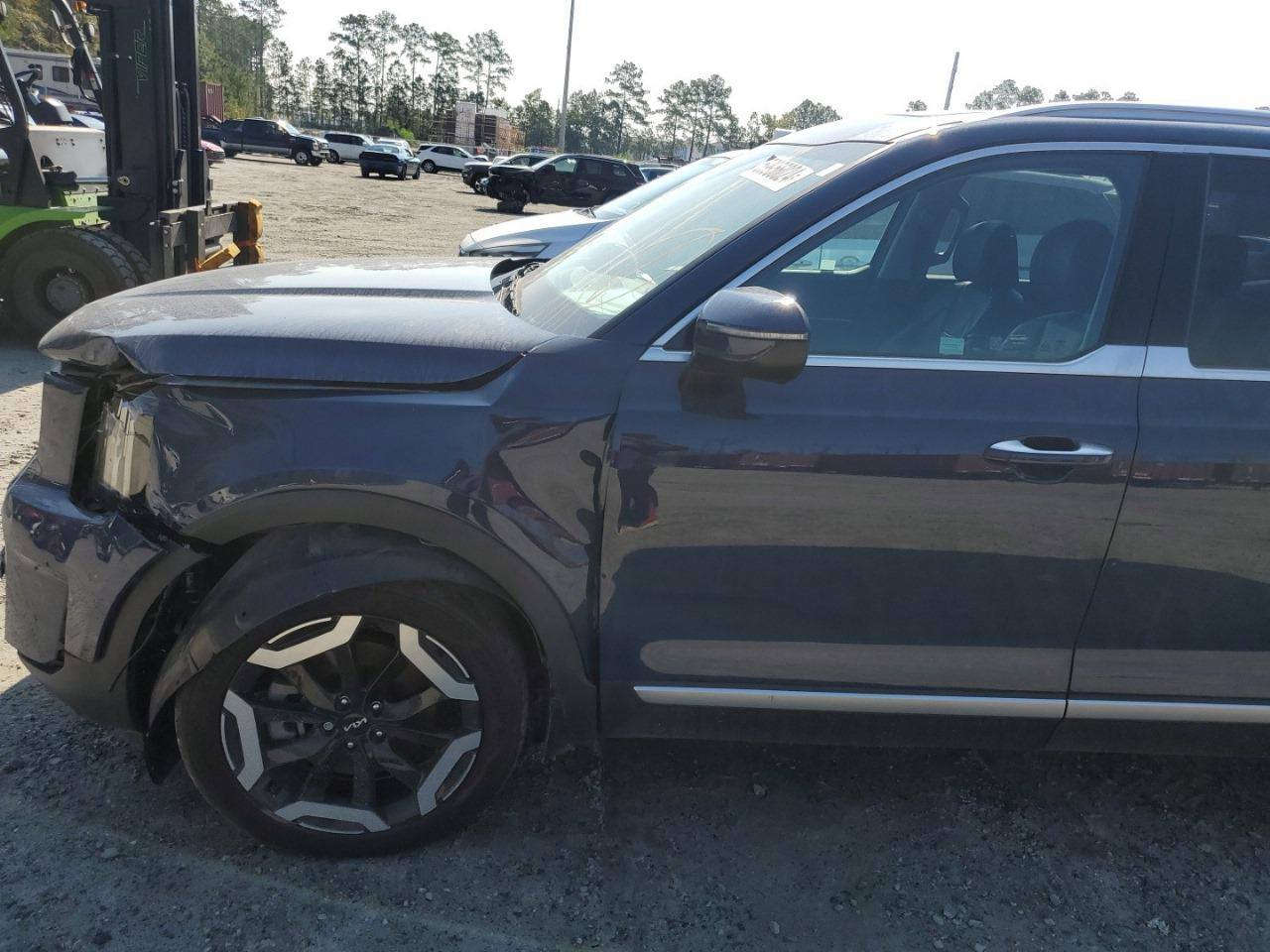 كيا تولرايد موديل 2023 رقم بغداد فول المواصفات بصمه شاشةمنتصل  كامره تبريد تدفئه 
فتحه سقف  وبيه بعد مواصفات حادث خفيف 
السعر ب 270وبيه مجال الطيبين
التواصل انتصال على الرقم
***********
مكلف بلنشر انتصل على الرقم وشوفه راعيه
