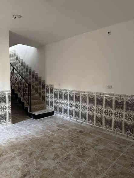 السلام عليكم 
مشتمل للبيع حي الشهداء قرب مدرسة الاعظميه طابق واحد مساحة ١٢٥متر ارضيه كاشي بناء طابوق سعر ٨٠ مليون وبيه مجال للإستفسار ***********او***********
