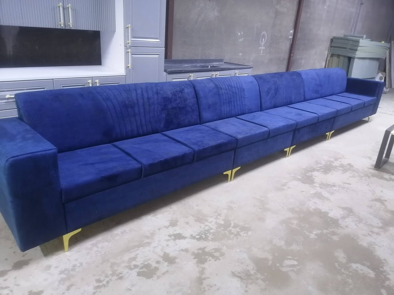 ديوان جويتي ٥ قطع يعني ١١ مقعد شغل تزكام وسفنج مميز ظغط عنوان بابل الحمزة الغربي الجمعيه بصف ازياء منتظر موسى للاستفسار *********** واتساب أو مراسلات الصفحه يوجد توصيل
