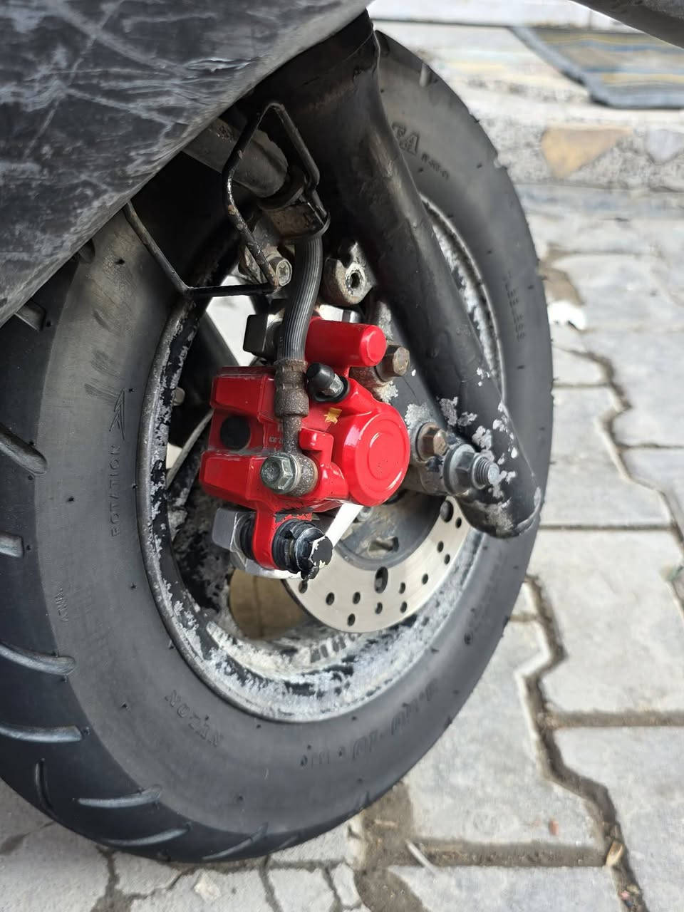 سلام عليكم دراجه بريز رمبه مكينه ممفتوحه بلاديه كلشي شغاله بيها مكينه ناعمه خرسه
سلف شغال                                   ***********
اكلوبات واشاير شغالات
بريك امامي خلفي شغال 
ستاند صفح استاند تعليك
دشبول شغال السرعة والبانزين
كفر بلادي
مكاني بغداد الاسكان تواصل على الرقم ***********
