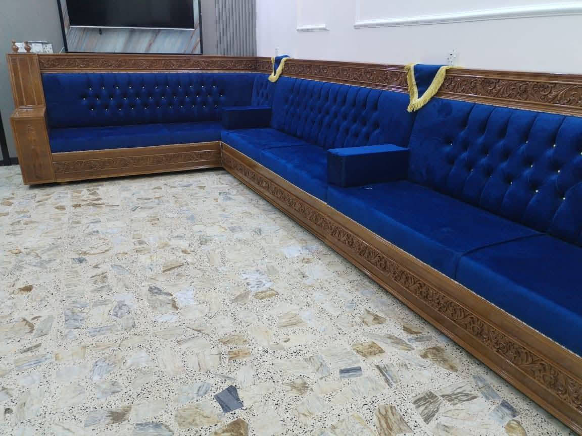 السلام عليكم
ديواني عثماني صاجر درجه اوله 
سعر المتر 130 اسعار تنفسيه 
خشب روسي 
بلوك بورد صاج 
ضمان 5سنوات 
مكاني بغداد تاجي
  وتساب  ***********
