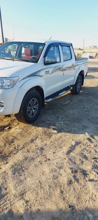 للبيع هايلوكس ٢٠١٤ رقم أربيل سنويه صاغطه مكان السياره بغداد النهروان ا...