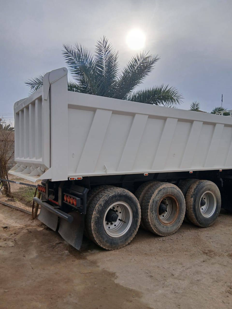 للبيع عربانة مايلر الطول ٧ وعشرة
تخم تاير دنكير 16 شاصي 14 
***********
