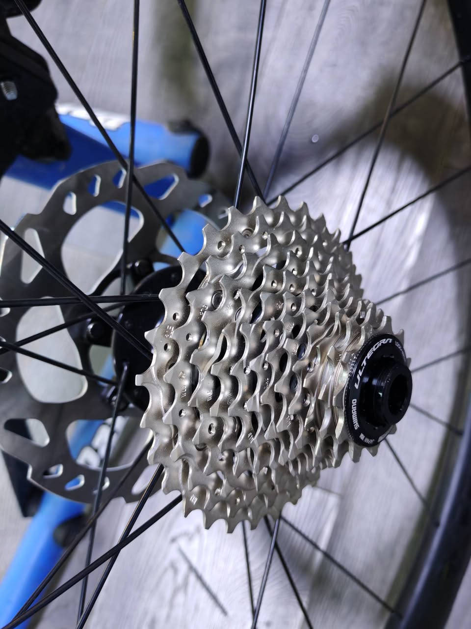 سەلام وعلیکم
مارکە  trinx Rapid F8 ایتالی
کامل کاربون  گیر کهرباء
ویل کاربوون
سیت کل ULTEGRA
گیر 12 speed
قیاس L
جدید ماماشی


**إذا كنت صاحب هذا الإعلان وتريد حذفه لأي سبب، رجاءا أرسل رسالة إلى الدعم الفني**