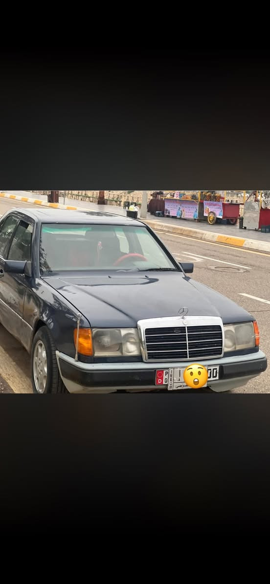 مارسدس دب للبيع
لعنوان ديالى بعقوبه
السعر 55وبيها مجال 
كامله مكمله لا تنقيص لا تبخير تبريد تدفأه السياره خير من الله 
موديل1988
للستفسار ***********
