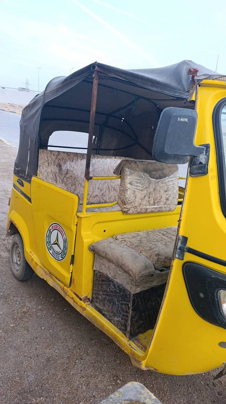 اعاده نشر بسبب الوعود الكاذبه  تكتك  موديل 20معمره عام محرك جديد 25بشهر ال 12شاده سنويه ورقم تحويل ثاني يوم تخم تاير  سعر 4900وبيه مجال العنوان  البصره الهارثه  ***********
