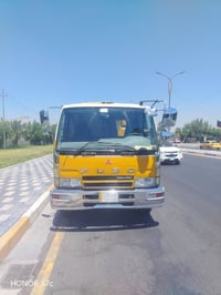 ٥ كابسات • بغداد