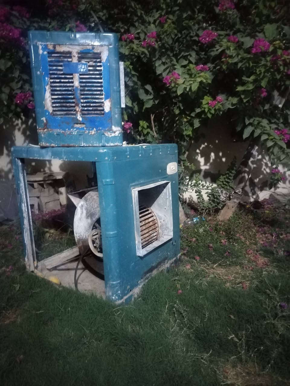 للبيع الجبيره فقط گشر الصغيره تشتغل سرعتين،، االاسعار 35الوحده للاستفسار اتصل على الرقم،، ***********
