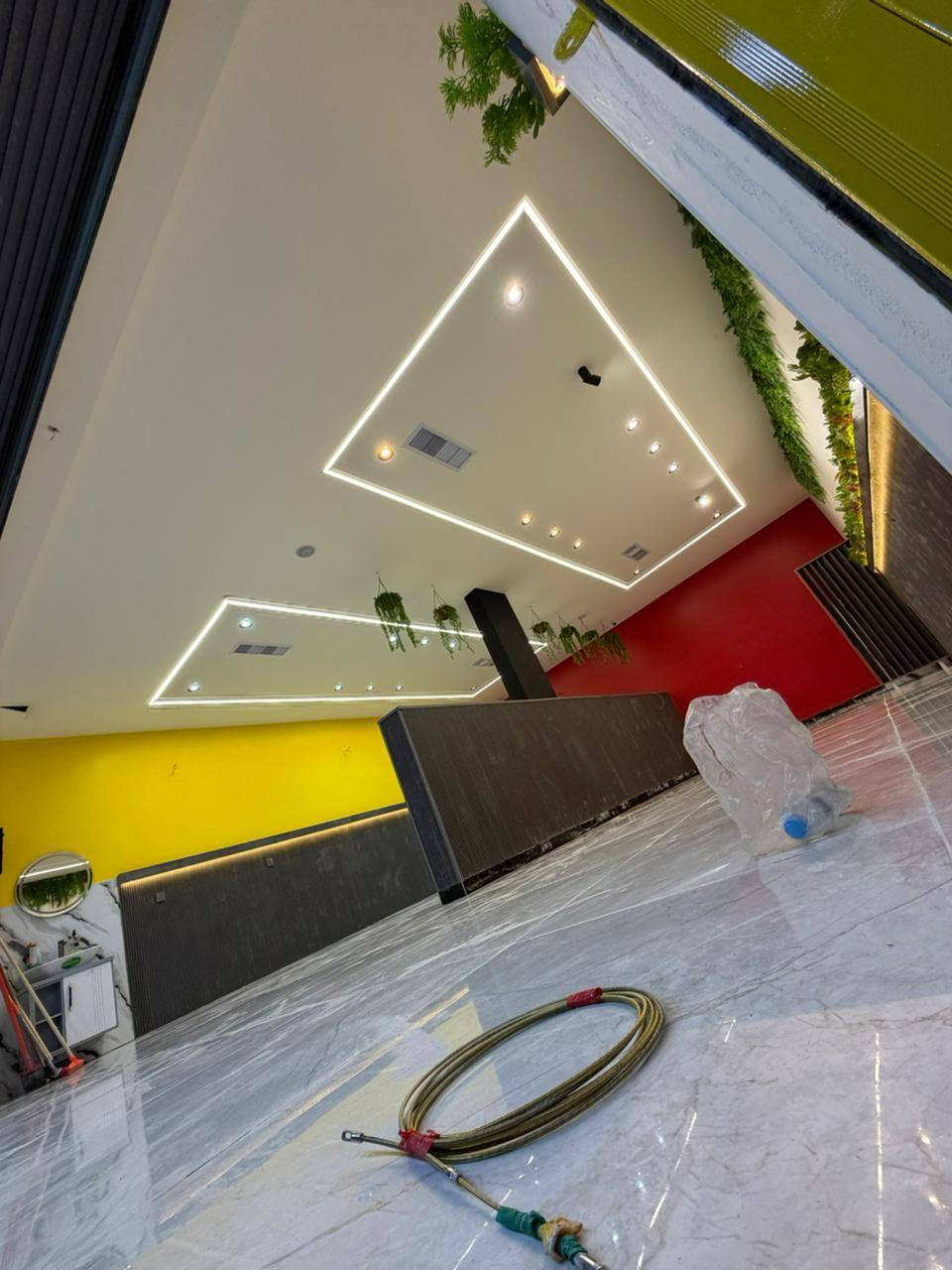 تم انجاز العمل
🌹🌹🌹السلام عليكم🌹🌹🌹
جاهزين لعمل جميع ديكورات داخلية #بأسعار 💸#تنافسية💸
لعمل السقوف #المغربية بأحدث الموديلات
والسقف #الثانوي 
 #ديكور_تلفزيون✨❤️
بديل خشب _بديل رخام_فلين داخلي🛫♥️
تغليف جدران ⭐🧱
وايضا لصبغ الداخلي والخارجي💲
#ملاحظة 🔴جميع الاعمال هندسية 🔴

رقم الهاتف ***********
او مراسلة الصفحة
