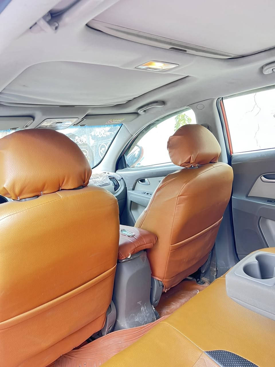 إعلان بيع – كيا سبورتج 2016
كيا سبورتج موديل 2016
وكالة الدولية
رقم بغداد

🚗 الحالة:
 • السيارة بدون أي غرامات
 • هزة جديدة
 • الممشى: 125 ألف كم
 • مكينة وكير خير من الله
 • السيارة نظيفة جداً وما تحتاج شي

🎨 اللون: مشمشي

⚙️ المواصفات:
 • مرايا شفط
 • إشارات على المرايا
 • سقف بانوراما
 • حساسات خلفية
 • كاميرا خلفية
 • تحكمات على الستيرن
 • نظام سونار (موضح كل شيء)

🛡️ مكفولة من الصبغ
📌 الفحص جاهز والكارفكس/السونار يبيّن كل التفاصيل

💰 السعر: 16,300$
📉 بيها مجال بسيط

📞 الاتصال: ***********
📍 العنوان: بغداد – العبيدي
