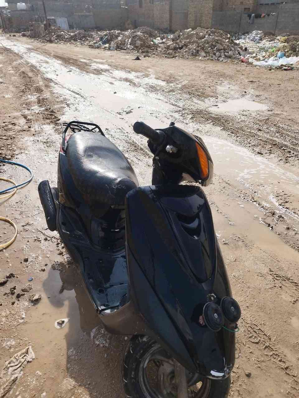 ياالله  سلام عليكم من رخصت الادمن دراجه فريز خير من الله بس دهن وبانزين دراجه بس خلل واحد بيها بس كابريتر تنضيف اني ماعرف نضفها سبب الدوام السعر الشراي 550بيها مال قليل واتساب ***********
