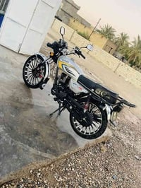 سيفان ٢٥  مكفول من لشخط  اي نقص مابي محرك ٢٠٠  دشبول اكتروني  وياله عد...