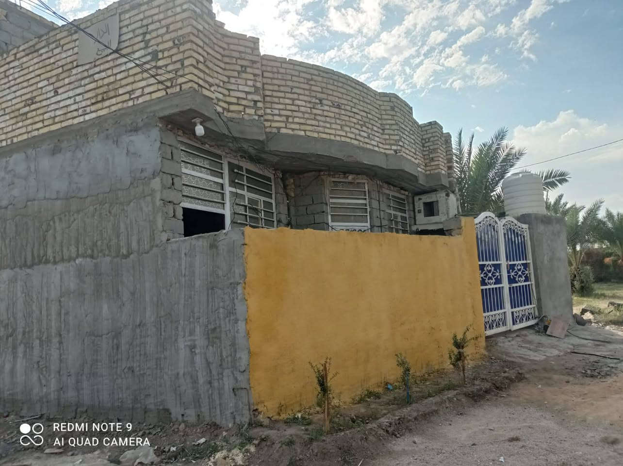 للبيع السعر ٢٨ زراعي ابوغرق حي الحوراء غرفتين وهول وستقبال ومطبخ المساحه ١٦٠ خدمات  مي كهرباء مولد اتصل ***********
