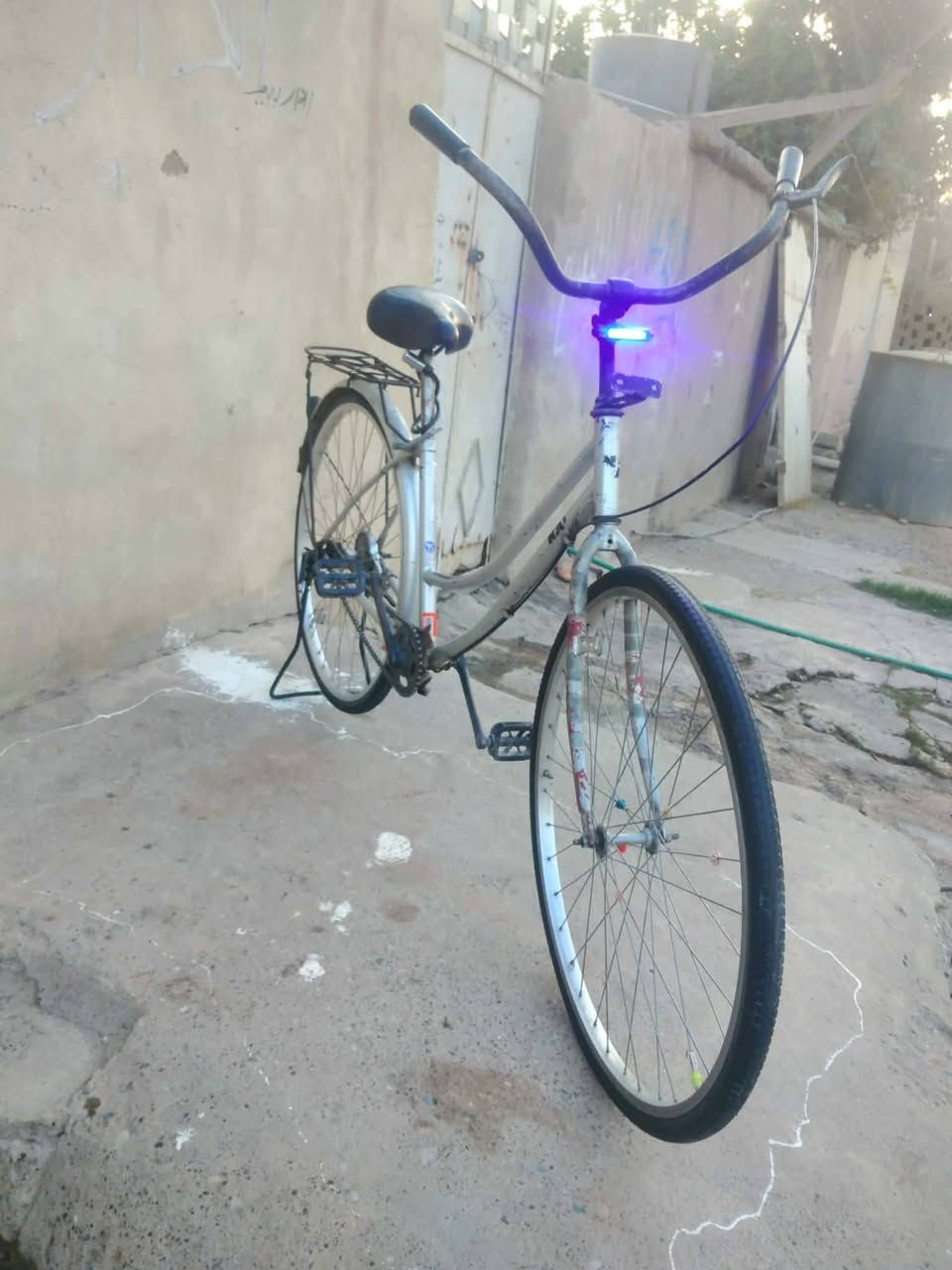 السلام عليكم عندي بايسكل حجم 27 رايده ب 40 بمجال


**إذا كنت صاحب هذا الإعلان وتريد حذفه لأي سبب، رجاءا أرسل رسالة إلى الدعم الفني**