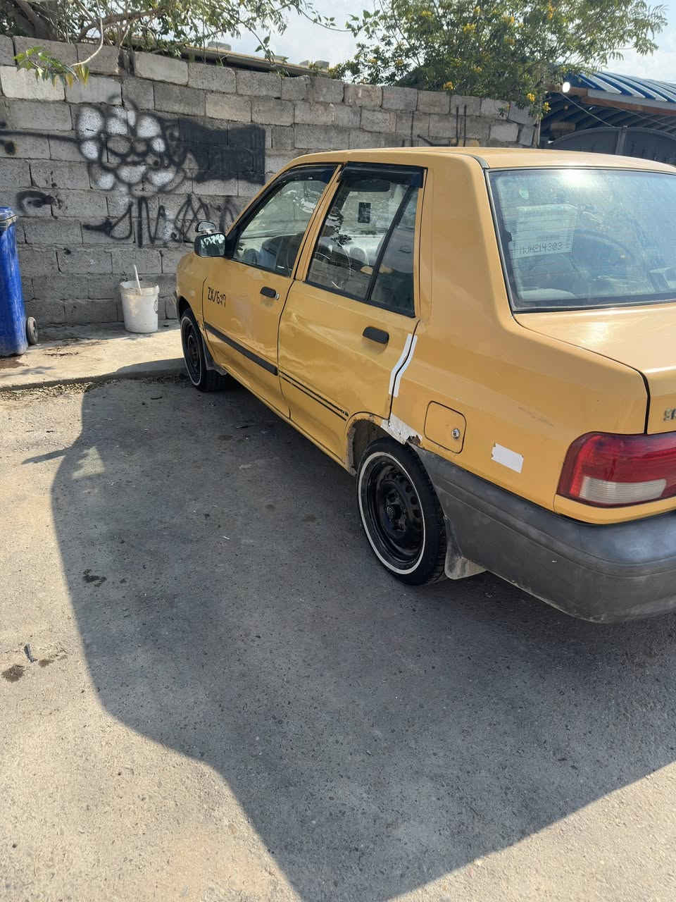 سلام عليكم شباب سايبه موديل 2017 كير ومكينه مكفولات شواصي حلوات ترايه حلو السياره السياره باسم شركة بالكرادة حره ممطلوبه سعره 15 قفل ***********
