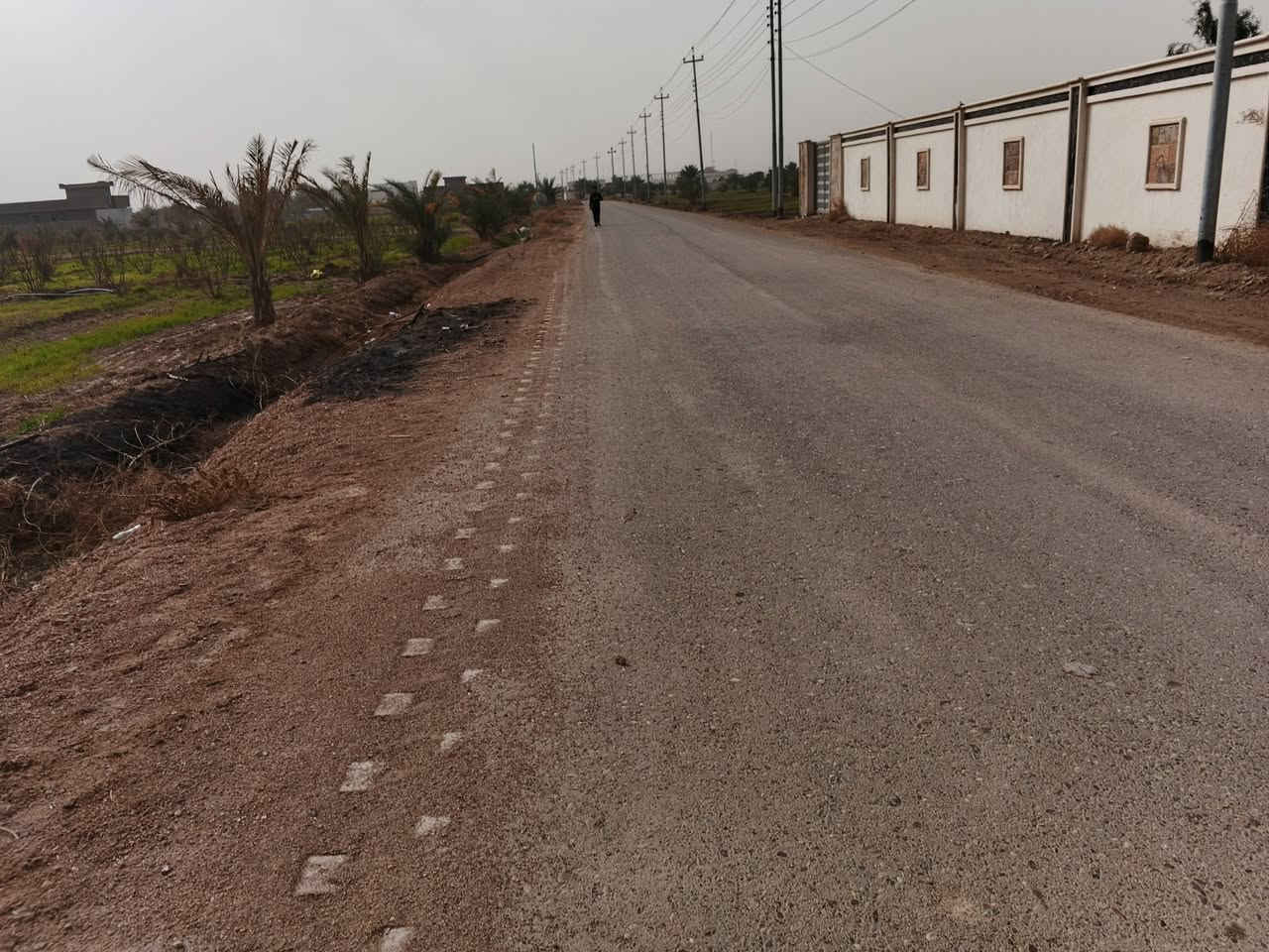 🔥 دونم للبيع 🔥
📍 الفلوجة – النساف
📐 المساحة: دونم واحد
📄 الطابو: سند 25
🛣️ يبعد 200 متر عن الشارع العام
🚧 على شارع تبليط جديد عرض 12 متر
📏 الواجهة: 60 متر
📐 النزال: 42 متر
💧⚡ خدمات كاملة: ماء وكهرباء
🏡 مناسب للسكن والاستثمار
📞 للاتصال: ***********
