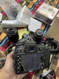 كامرة نيكون ٧٢٠٠ نضيف استخدام بيت ملحقات :- عدسة o٠mm عدسة ١٨-١٠٥ عدة ...