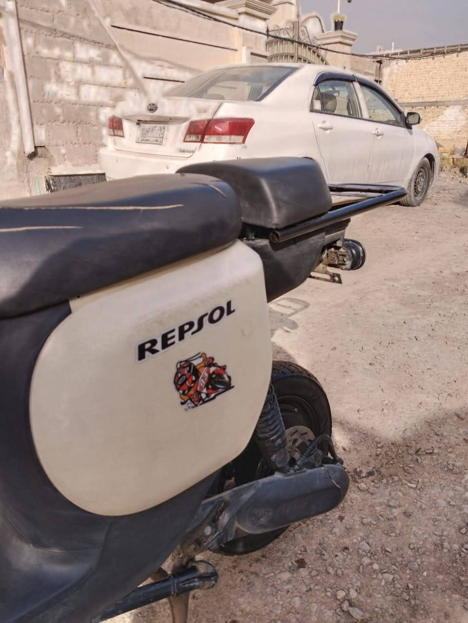 السلام عليكم دراجه ريان للبيع او مرواس باكبر
 5 بطاريات كبار
 ملف 1000واط
+ دبل اشاره و ضوة عالي وناصي هورنهه قوي تمشي 50
 مشتريه ب 625 مواصفاتهه حلوة سعرهه 375 بيه مجال مكاني  كفائات السيديه 
للتواصل  ***********
