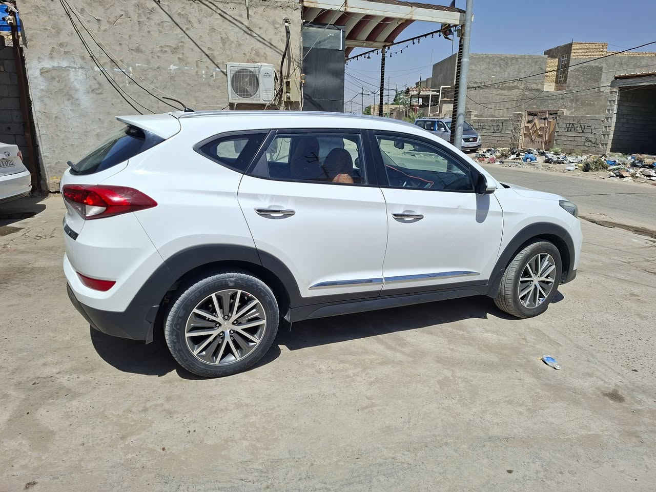 توكسان موديل ٢٠١٦ مكفوله عده رصعه بالباب مال الصدر واضحه بالصور  رقم بغداد بأسم راعيها اني مكلف بالنشر 
مواصفاتها معروفه 
ماشيه ١٧٤ تقريبا
كلشي بيها جاهز مكينه كير  حداديه تبريد 
مكانها نجف مشخاب 
سعرها ١٧٠$
 رقم صاحب السياره سيد رائد
***********
