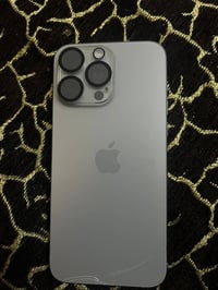 آيفون ١٥ برو ماكس • بطارية ٨٥ • ظهر مكسور