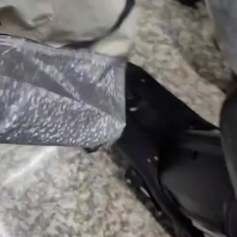 أقره للنهايه السعر أسفل الكتابة
السلام عليكم.. مكلف بالنشر...دراجه هارلي الحديث 2025 الوحيده بالعراق /بطاريه (ليثيوم ) فوسفات الحديد 15 أمبير/ 60 فولت حجم الملف 2000واط .
 السرعه 80/70 حقيقي ، تقطع مسافه 25/30 كيلو بل شحنه الواحده... اطارات أمامي خلفي جوبلس , دسك أمامي خلفي ، ويل كب .. نظام... APS... أمامي خلفي ... مخرج USP ... عدد السرع 3 كهربائيات كلها شغاله ، اشاره ، دبل اشاره ، لايت عالي ناصي ، هورن ، سكن ، سطاب لايت ، شاحنه اصليه وكاله ، تدعم الشحن السريع والأيقاف الذاتي عند امتلاء البطاريه ... وصل المعرض والجادر والخوذه والعده الاصليه مع الدراجه ، السعر (1,750)/ (مليون وسبعمائة وخمسون الف)  وبيها مجال للشراي من صدك يشتري مو يراسل وما يشتري بس يعامل وماكو هيج سعر بهيج مواصفات مكاني بغداد الدوره ..
صاحسب الدراجة المعاقب العراقي وبالخدمة


**إذا كنت صاحب هذا الإعلان وتريد حذفه لأي سبب، رجاءا أرسل رسالة إلى الدعم الفني**