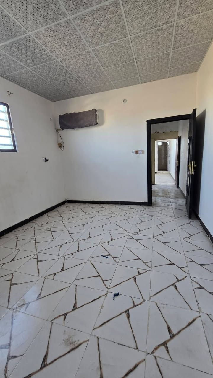 بيع مستعجل 
ب٢٥وبي مجال
بناء ٧٠
وحديقه ٣٠
غرفه صاله 
استقبال  مطبخ 
صب ***********
