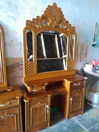 غرفة نوم • ٤ قطع • مستعمل قليل